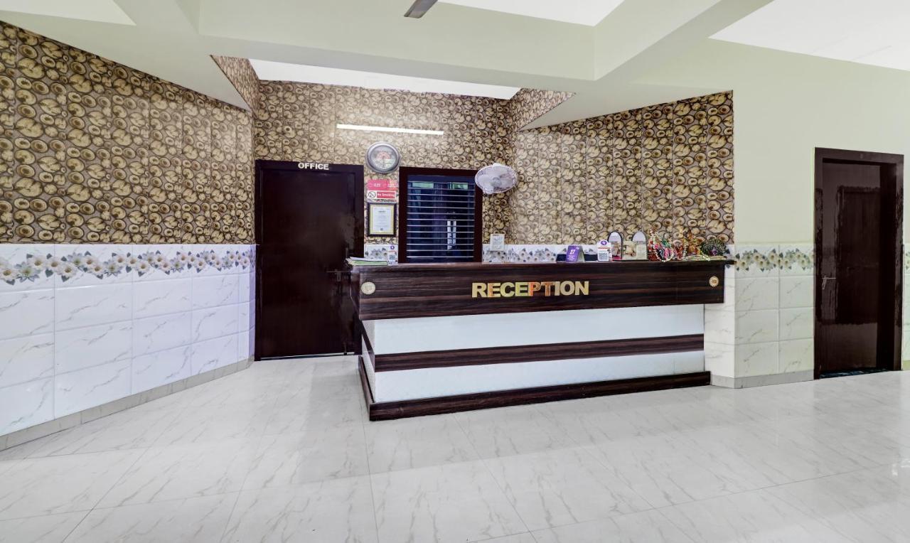 Hotel Pragati Palace マトゥラー エクステリア 写真