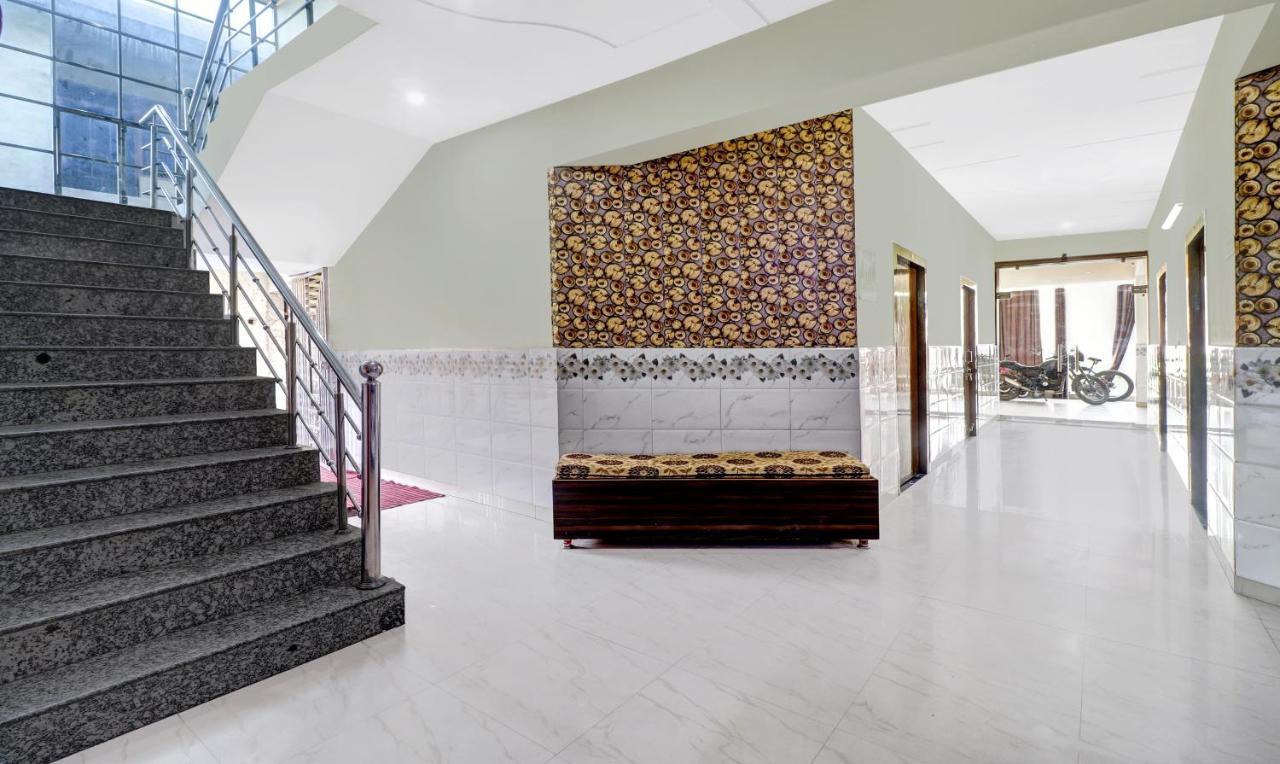 Hotel Pragati Palace マトゥラー エクステリア 写真