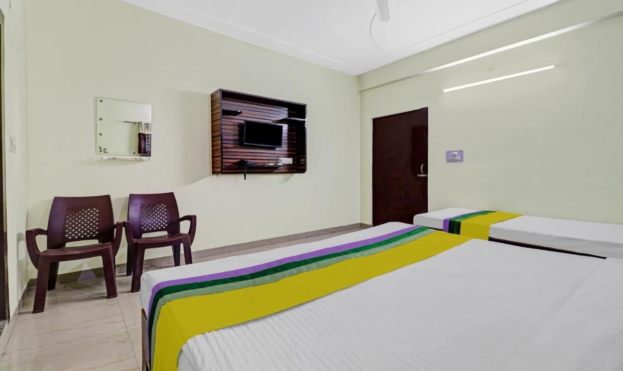 Hotel Pragati Palace マトゥラー エクステリア 写真
